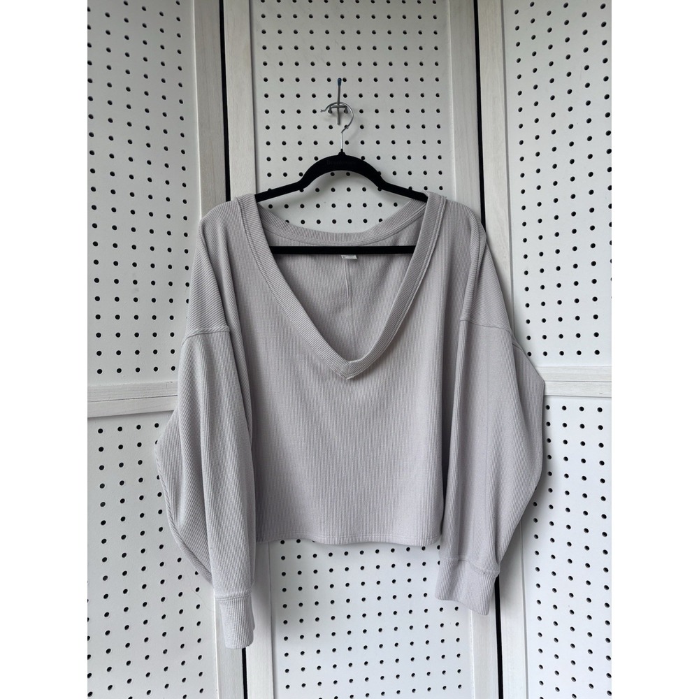 Gilly Hicks V Neck Shirt Womens XL Beige Loose Fit Long Sleeve Oversized Cropped